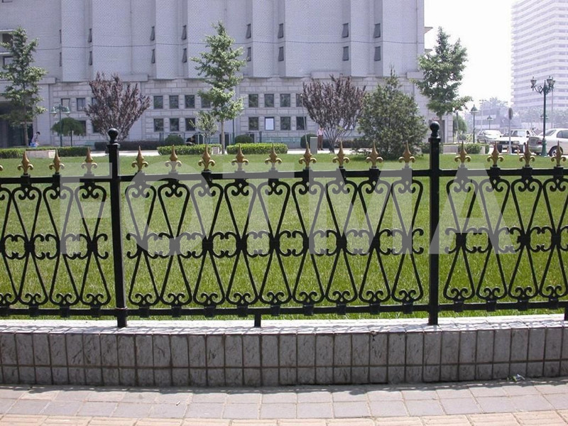 Кованый забор и ворота